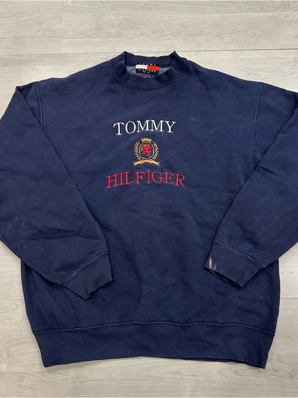 Vintage Tommy Hilfiger Sweatshirt Men’s Large Navy Spell Out Crest Logo Crewneck